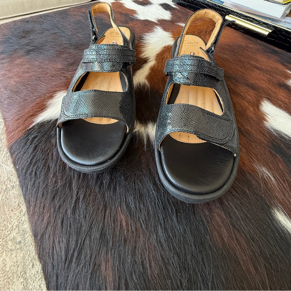 CLARKS UN HARVEST ARTISIAN BLACK LEATHER SANDALS - Sz 11